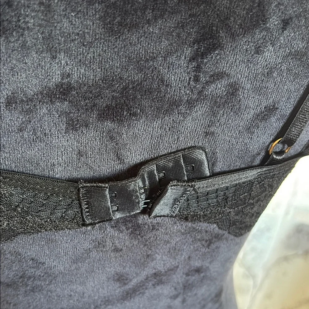 Victoria's Secret Black Lace + Fishnet Bra with Double Strap Detail in Size 36C - Picture 6 of 7